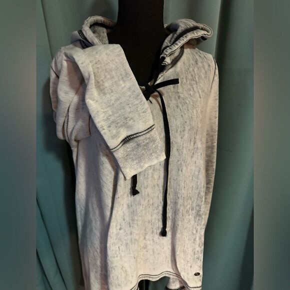 Juicy Couture acid washed asymmetrical hemline - Picture 2 of 16